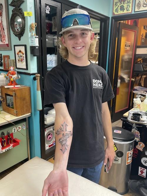 Absolute Tattoo *No Piercings*