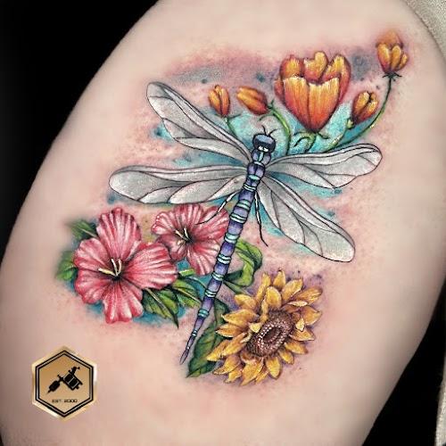 Platinum Tattoos & Piercings
