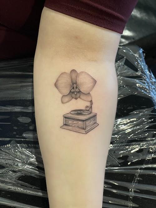 Hurts So Good Tattoo Studio
