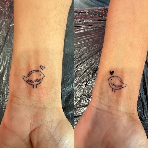 Ink Addict Fine Line Tattoos