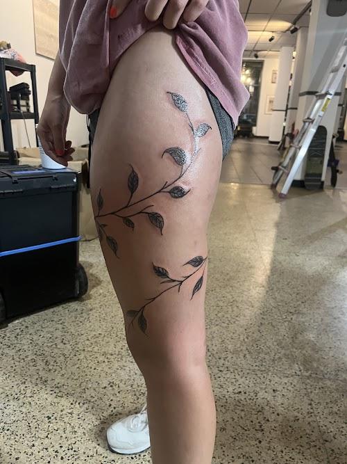 RItes Of Passage Tattoo & Body Art • Quad Cities