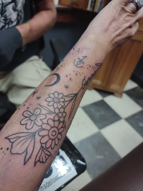 Sideshow Studio Tattoo