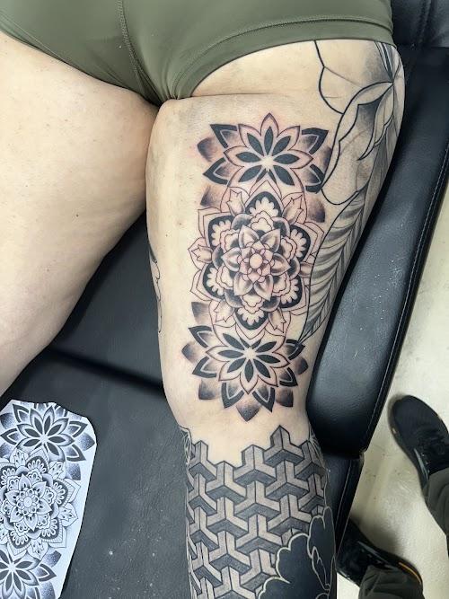 Blue Lotus Tattoo & Piercing